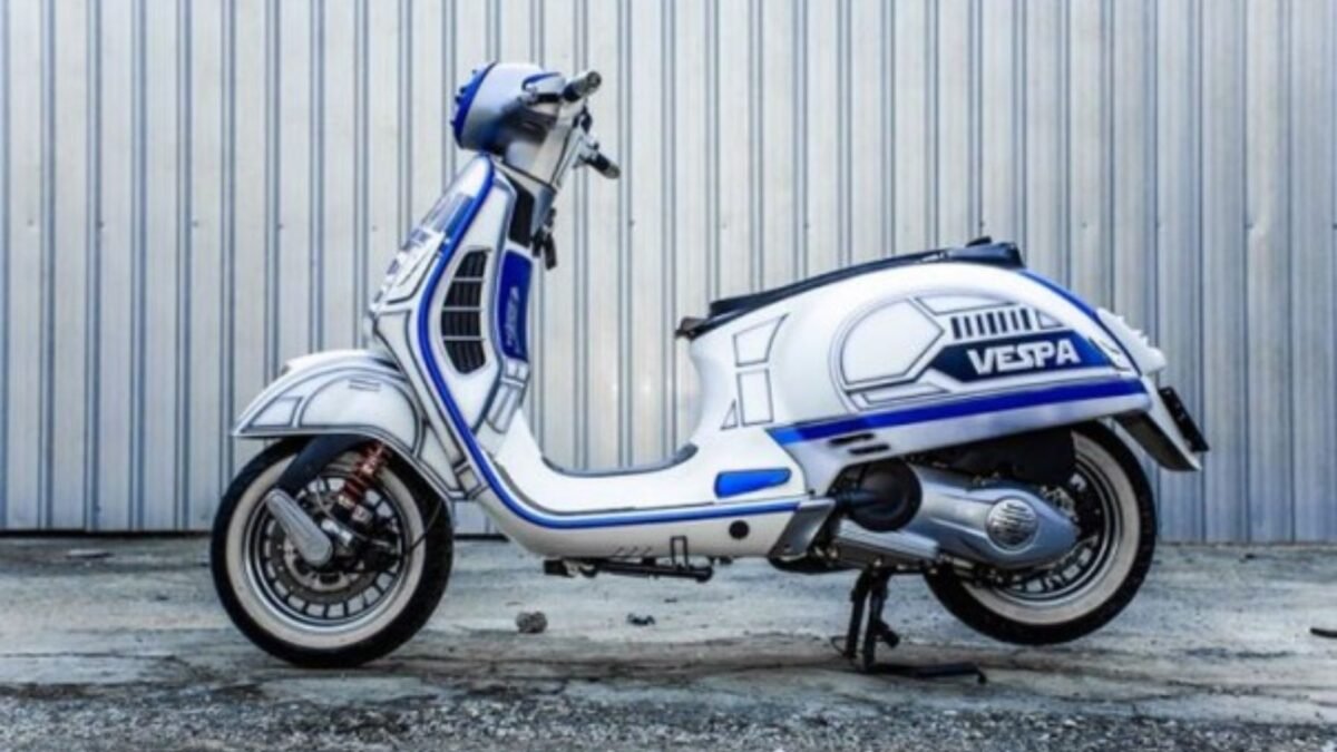 Modifikasi Motor Vespa GTS300: Tunggangan Cosmic Ala Captain Phasma Di Star Wars?