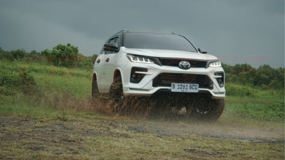 Toyota Fortuner GR Sport: Tampilan Sporty yang Makin Agresif